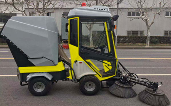 掃地車哪個(gè)品牌好?選購(gòu)掃地車要注重什么?